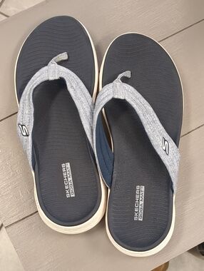 Skechers Navy & Light Gray Goga Mat Sandals